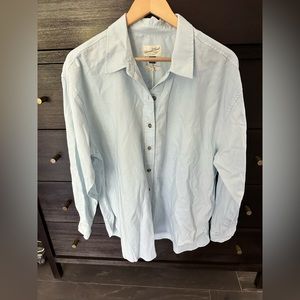 Universal Thread button up